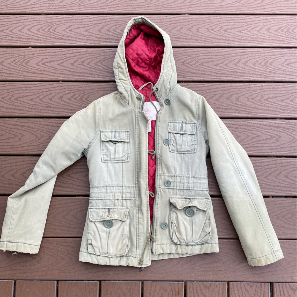 Vintage Abercrombie and Fitch jacket. Size small, army style.